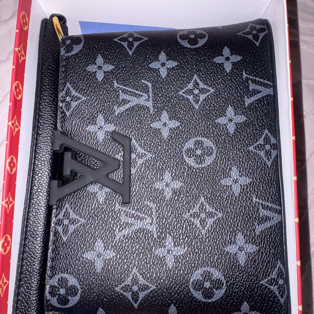 Black tote purse